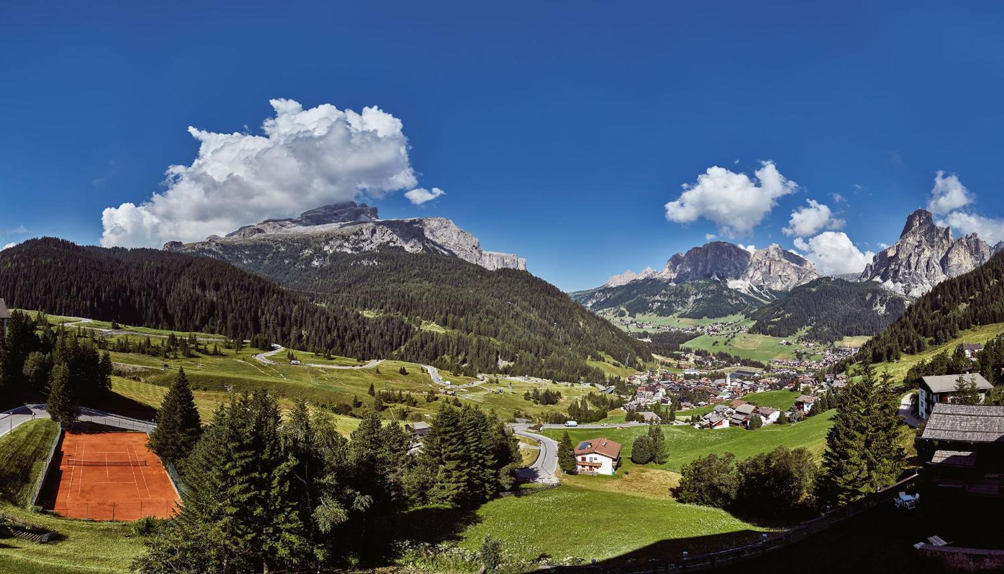 Sporthotel Panorama Corvara In Badia Exterior photo