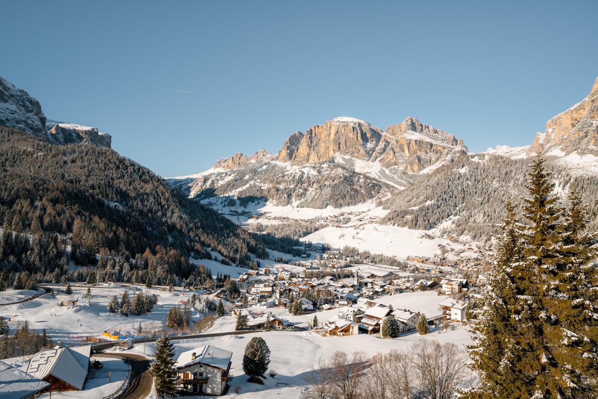 Sporthotel Panorama Corvara In Badia Exterior photo