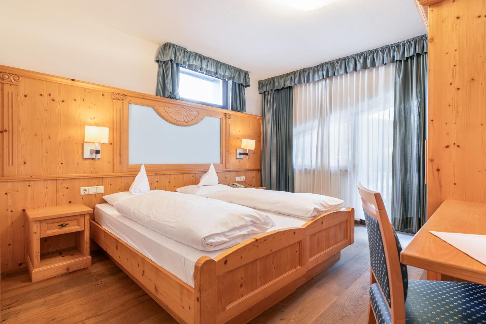 Sporthotel Panorama Corvara In Badia Exterior photo